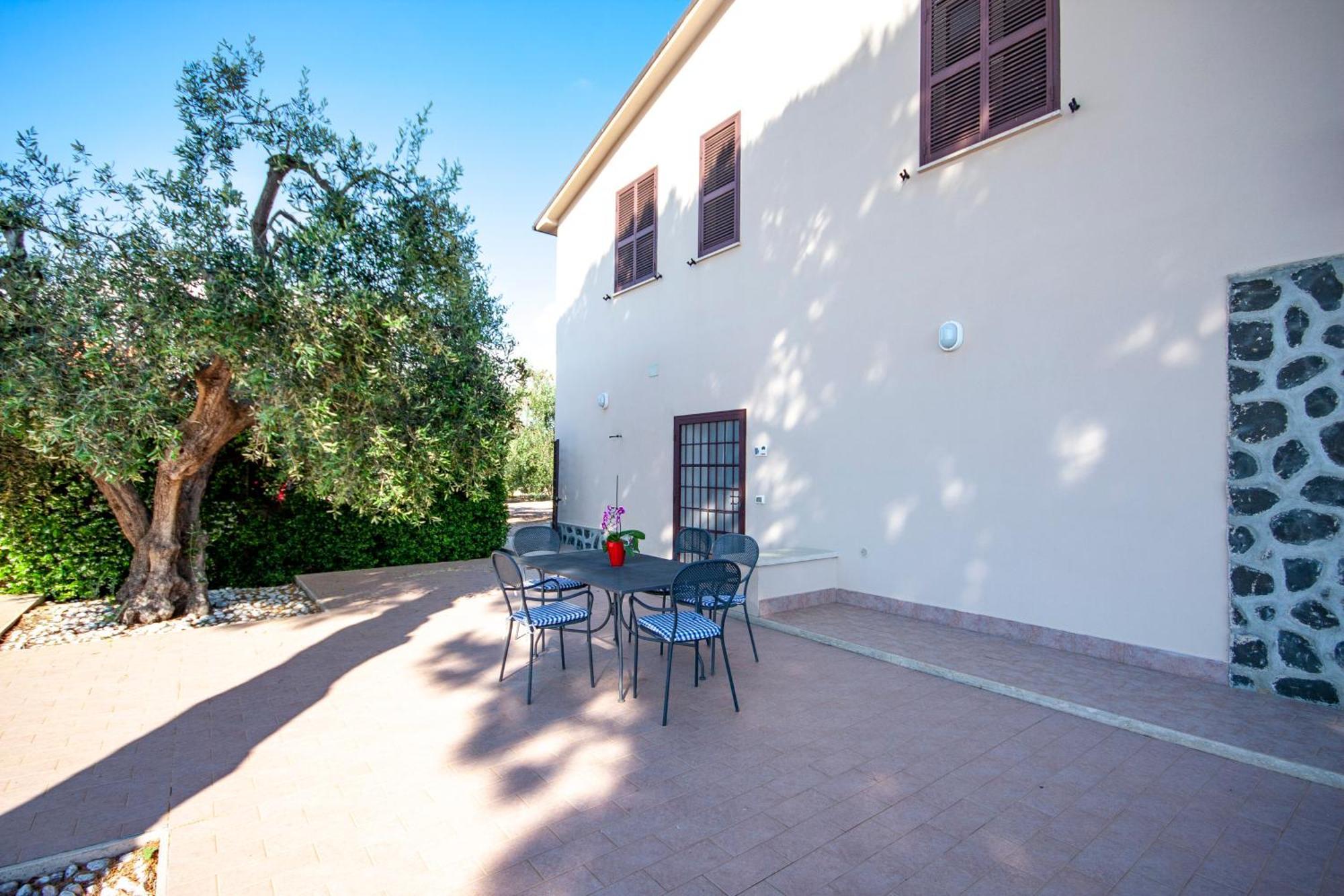 Agrimare I Pavoni Apartment *